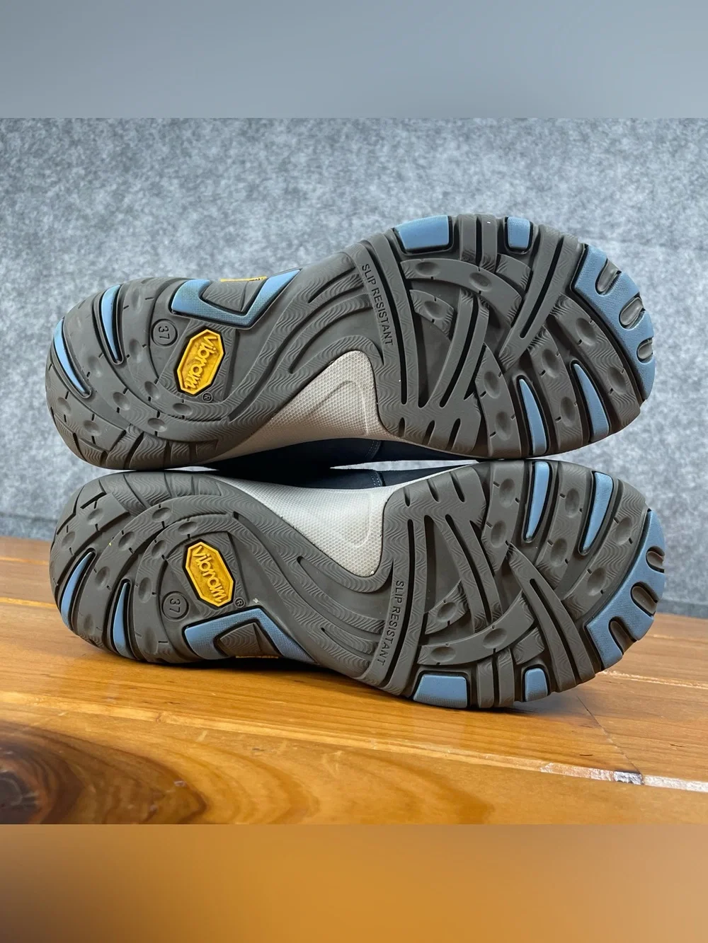 Dansko Paisley Womens 6.5-7 EU 37 Blue Waterproof Walking Hiking Shoes Vibram